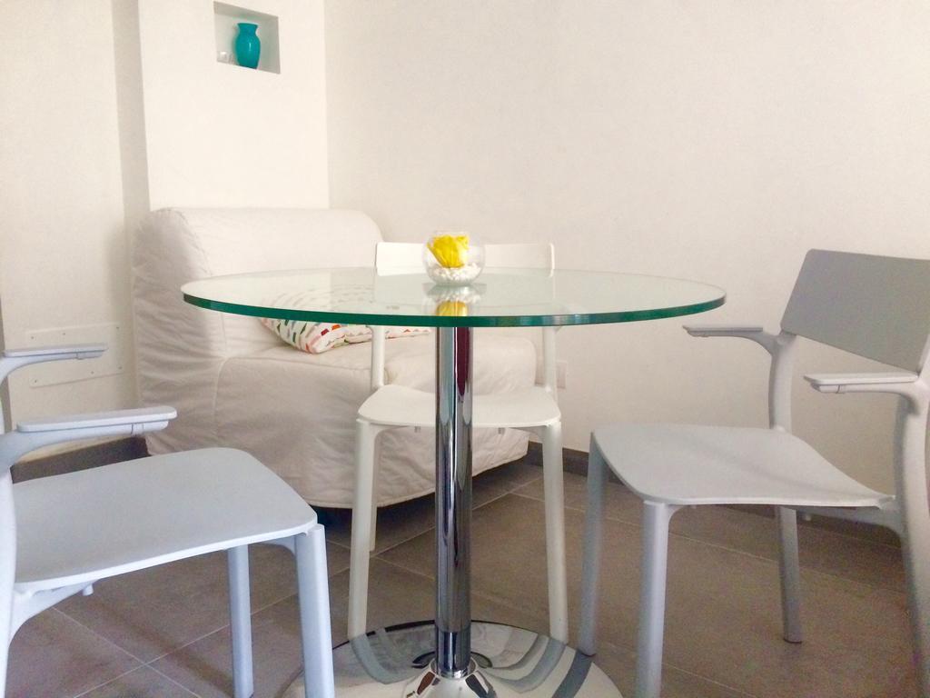 La Marina Di Milano Villa Bagian luar foto